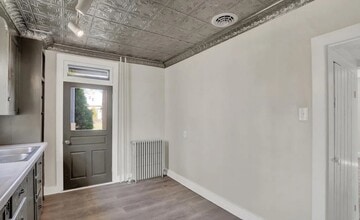 27 E Canal Rd in Dover, PA - Building Photo - Building Photo