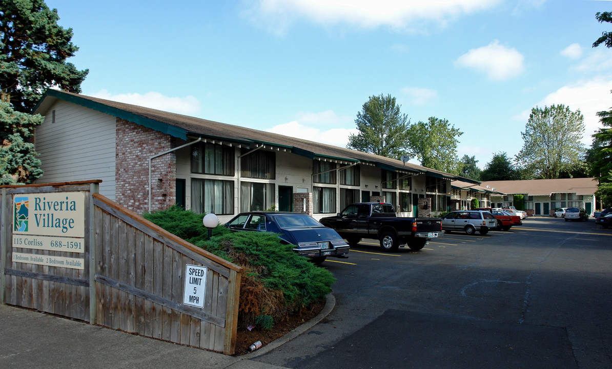 Riveria Village Apartments in Eugene, OR - Building Photo