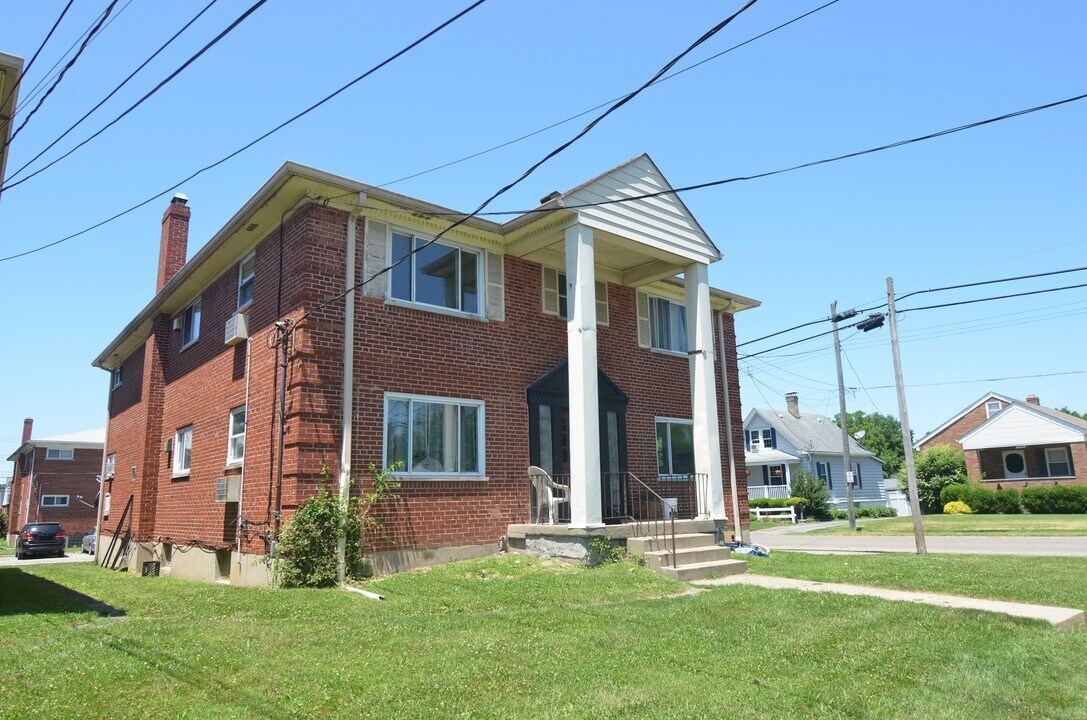 7119 Delaware Ave in Cincinnati, OH - Building Photo