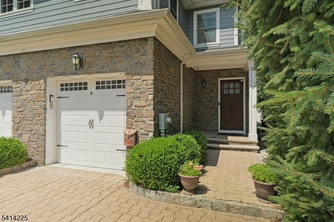 61 Mechanic St in Millburn, NJ - Building Photo - Building Photo