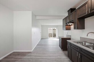 626 W 54th St in Los Angeles, CA - Building Photo - Building Photo