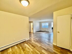 383 12th Ave in Paterson, NJ - Building Photo - Building Photo
