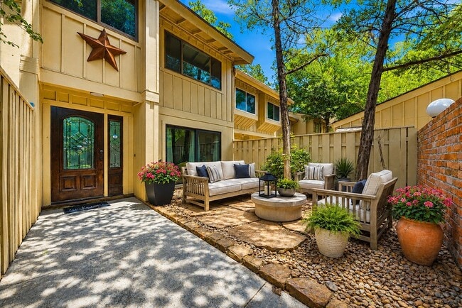 property at 2209 W Settler's Way