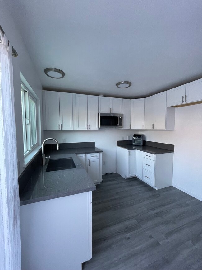 52 W Elliot St in Woodland, CA - Building Photo - Building Photo