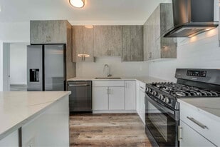 400 69th St, Unit 402 in Guttenberg, NJ - Building Photo