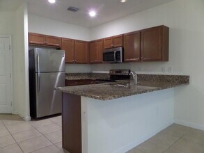 9328 W 33rd Way in Hialeah, FL - Building Photo - Building Photo