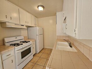 Sunvue Place-1150 in Los Angeles, CA - Building Photo - Interior Photo