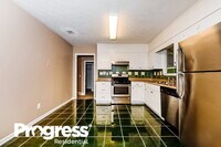 712 Fieldstone Dr photo'