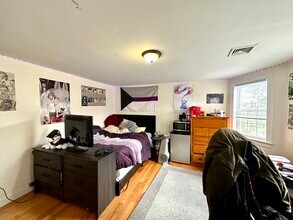 107 Fisher Ave, Unit 1 in Boston, MA - Building Photo - Building Photo