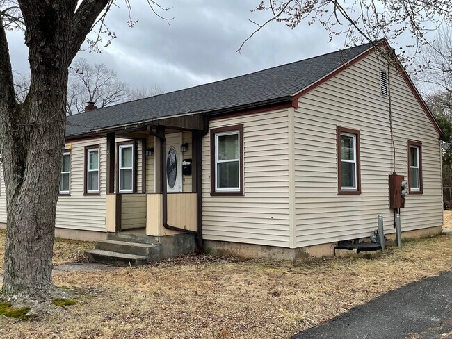 41 Higbie Dr in East Hartford, CT - Building Photo - Building Photo