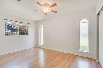 10422 Firethorn Ln in Austin, TX - Building Photo - Building Photo