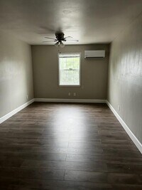 1313 Avenue E photo'