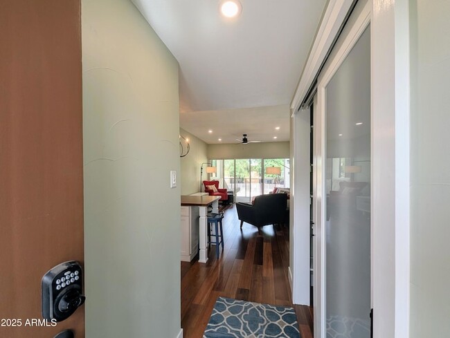 6125 E Indian School Rd, Unit 254 in Scottsdale, AZ - Building Photo - Building Photo