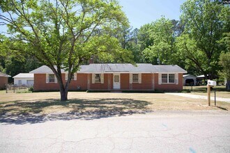 826 Jefferson St in West Columbia, SC - Building Photo - Building Photo