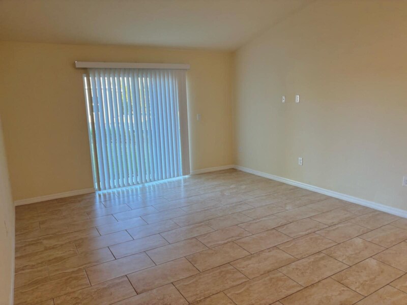 2423 Millie Ave S in Lehigh Acres, FL - Building Photo