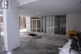 2245 Eglinton Ave E in Toronto, ON - Building Photo - Building Photo