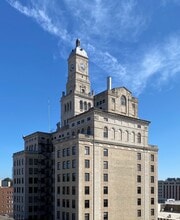 Davenport Bank Apartments in Davenport, IA - Building Photo - Building Photo