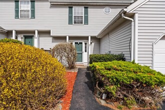 4 Woodbine Dr in Woodbury, NY - Building Photo - Building Photo