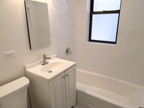2057 W Arthur Ave, Unit 1 in Chicago, IL - Building Photo - Building Photo