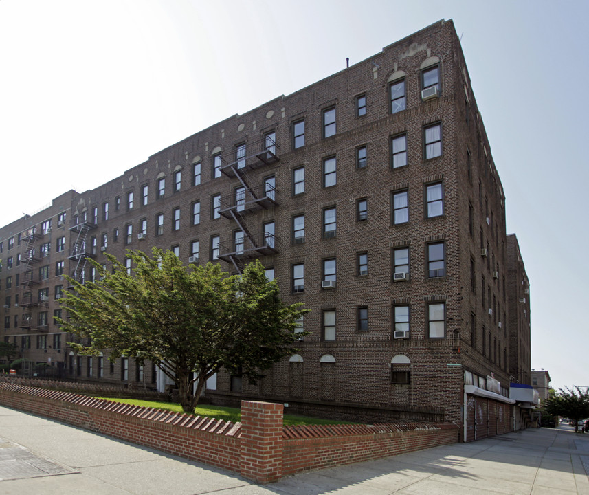 300 Lenox Rd in Brooklyn, NY - Building Photo