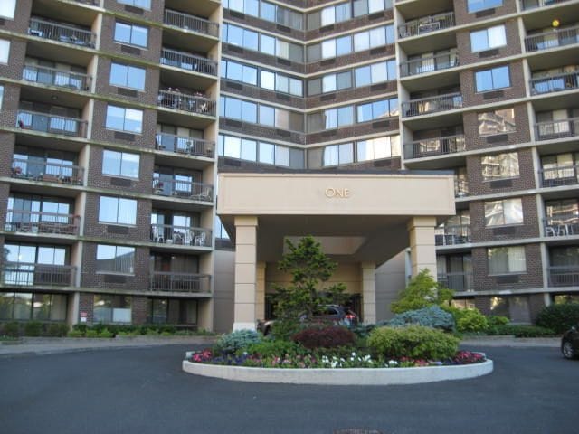 property at 1 Bay Club Dr