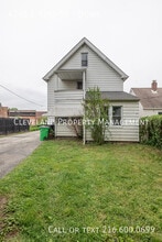 4781 E 93rd St in Garfield Heights, OH - Building Photo - Building Photo