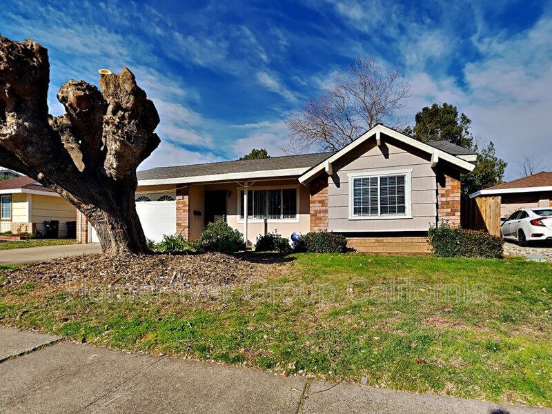 8909 Sawtelle Way in Sacramento, CA - Building Photo