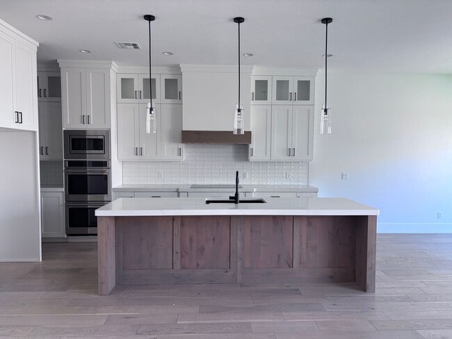 376 Water Course Dr in Washington, UT - Building Photo - Building Photo