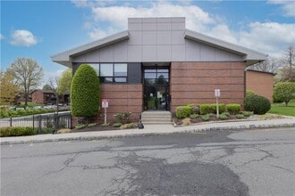 5 Charles Ln in Pomona, NY - Building Photo - Building Photo