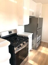 1466 S Sherbourne Dr in Los Angeles, CA - Building Photo - Building Photo