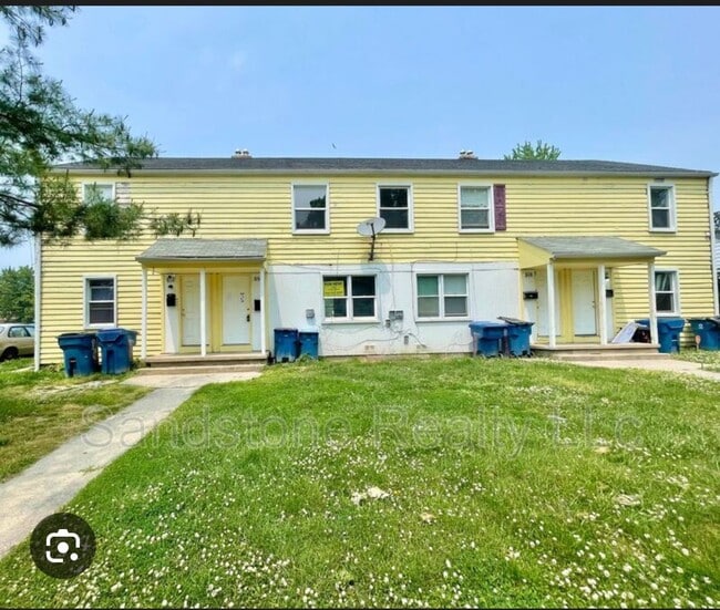 property at 852-852 S Central Dr