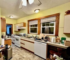 59 Quincy St, Unit 1 in Medford, MA - Building Photo