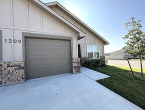 1202 Lexington Dr in Copperas Cove, TX - Foto de edificio - Building Photo