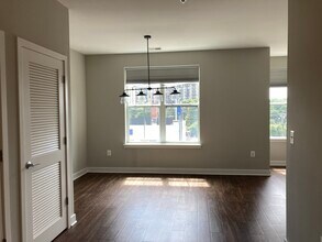 989 S Buchanan St, Unit 225 in Arlington, VA - Building Photo - Building Photo