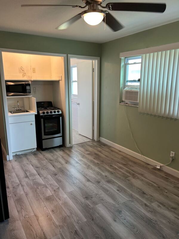 4917 Vincennes St in Cape Coral, FL - Building Photo - Building Photo