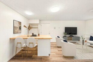 1 Drummer Rd, Unit Drummer in Acton, MA - Building Photo