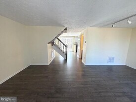 4715 Still Pl in Woodbridge, VA - Building Photo