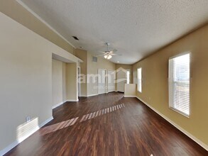 22747 Saint Thomas Cir in Lutz, FL - Building Photo - Building Photo