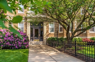 109 Queensberry St, Unit B in Boston, MA - Building Photo