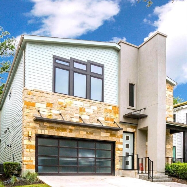 property at 2807 Del Curto Rd