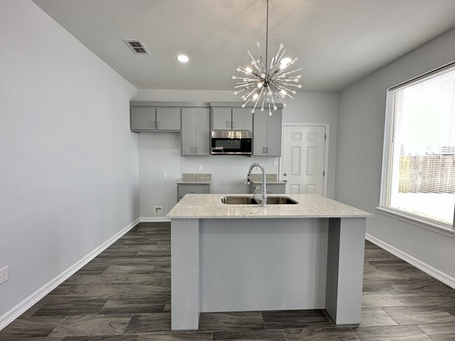 3924 Las Vistas Ln, Unit 6 in Weslaco, TX - Foto de edificio - Building Photo