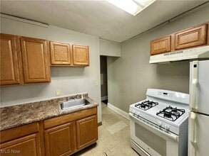 163 S Portage Path in Akron, OH - Building Photo - Building Photo