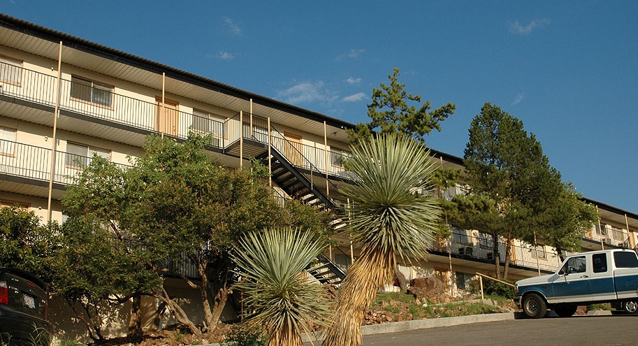 Alpine Heights Apartments in Alpine, TX - Building Photo