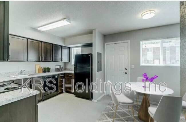 4128 Newsome Dr in Newport News, VA - Building Photo - Building Photo
