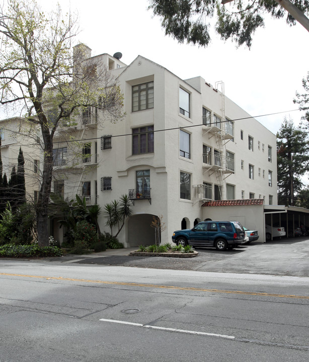 1021 El Camino Real in Burlingame, CA - Building Photo