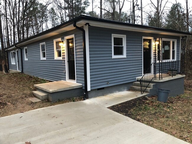 2817 Beechwood Dr in Durham, NC - Building Photo - Building Photo