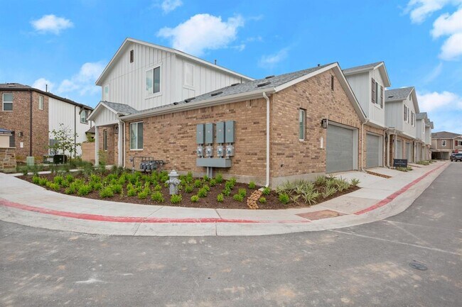 17401 Homestead Haven Dr in Bee Cave, TX - Building Photo - Building Photo