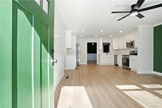 127 Perry St in Loganville, GA - Building Photo - Building Photo