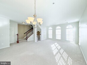 12328 Rollys Ave in Upper Marlboro, MD - Foto de edificio - Building Photo