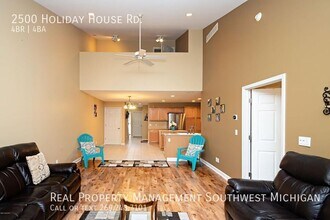 2500 Holiday House Rd in St. Joseph, MI - Building Photo - Building Photo